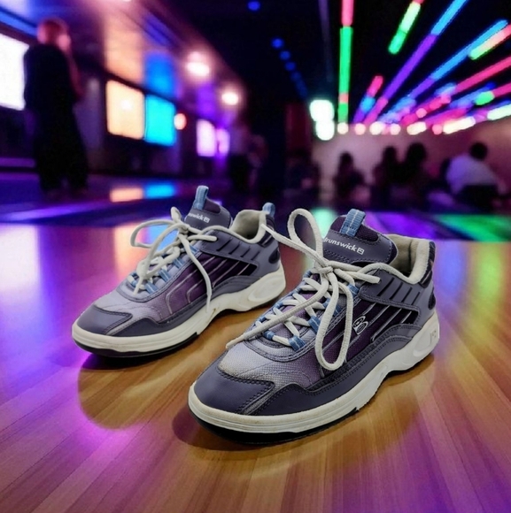 Brunswick LAZER K518-7 Sz 6.5 M Purple Bowling Shoes - Picture 1 of 9